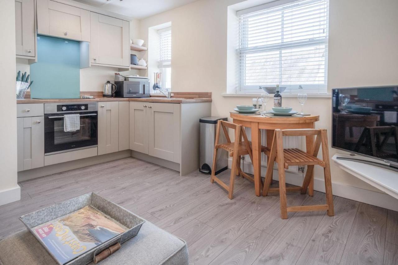 Myrtle - 1 Bedroom Apartment - Сондърсфут Екстериор снимка
